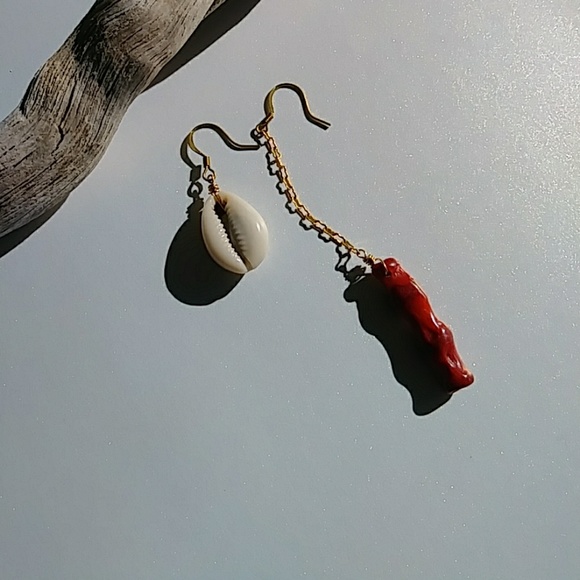 Coral Cowrie Shell Asymetrical Earring - Picture 1 of 8